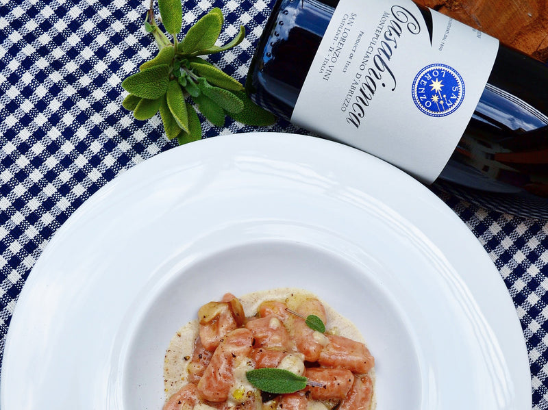 Gnocchi di pomodoro burro e salvia con funghi cardoncelli